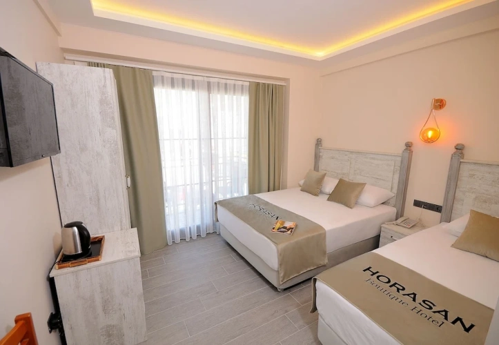 1 Bedroom Standard Triple Family room with sea view