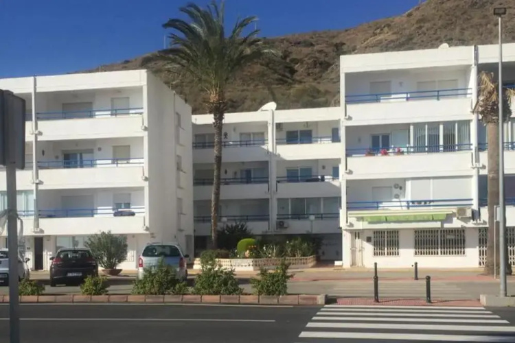 Seaview Balcony - 3 Bedroom Apartment Sleeps 6