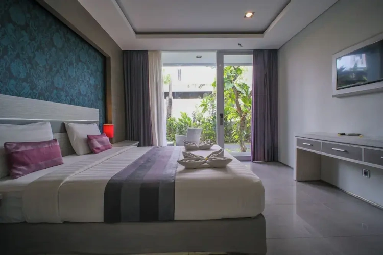 Deluxe room with balcony and with garden view