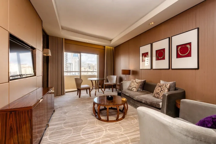 1 Bedroom Club Suite with balcony
