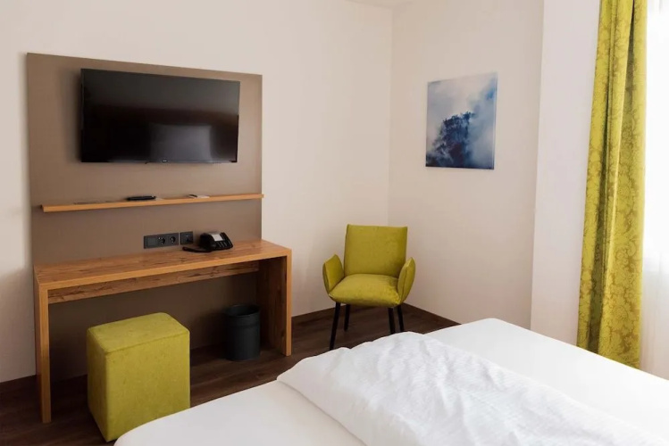 Hotel Zeppelin