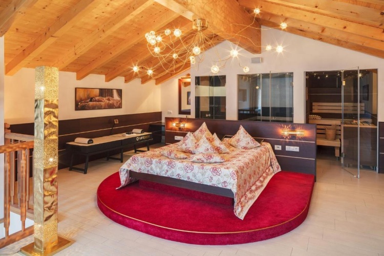 Deluxe Penthouse Suite with balcony and with view