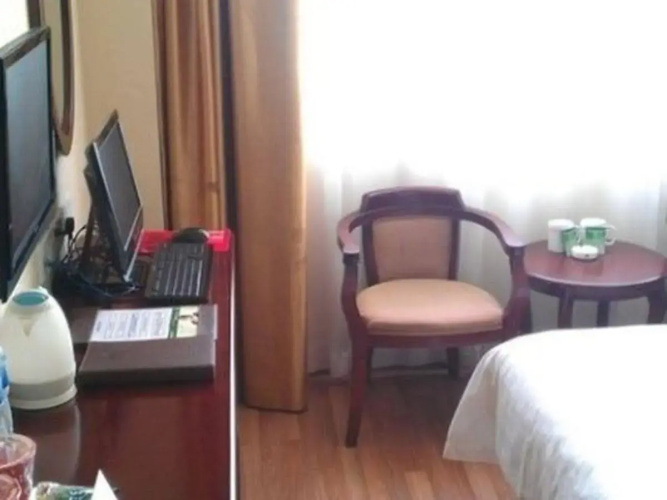 GreenTree Shandong LinYi Yinque Mountain Road Express Hotel