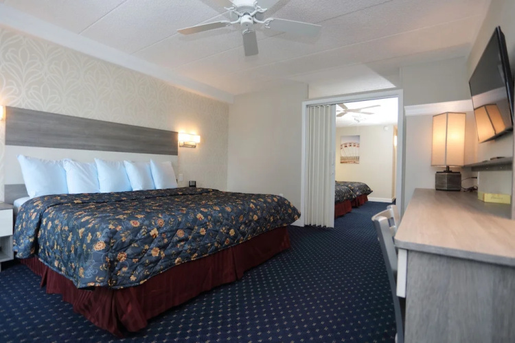 Adventurer Oceanfront Inn