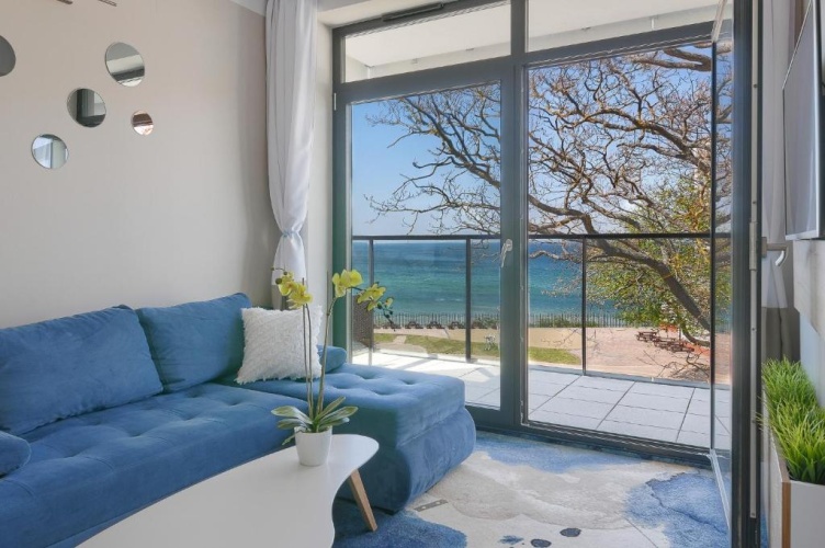 2 Bedrooms Apartment with sea view