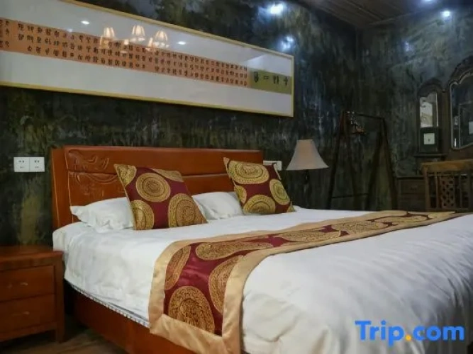 Suite with lake view