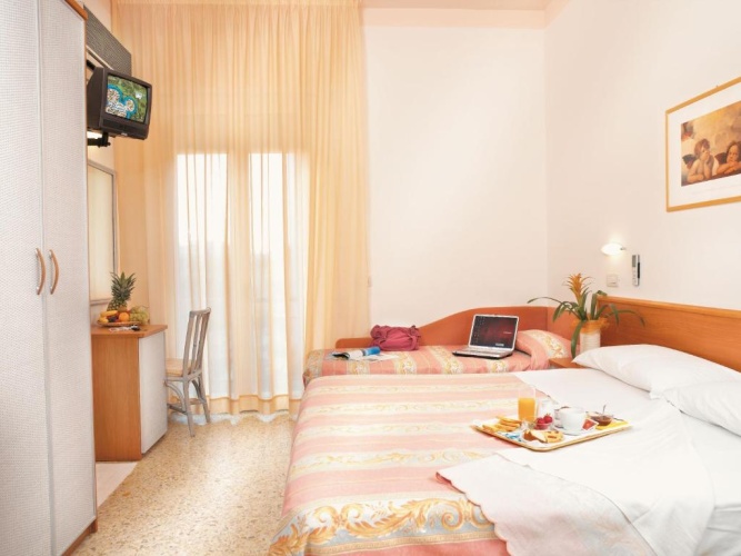 Standard Quadruple room with balcony