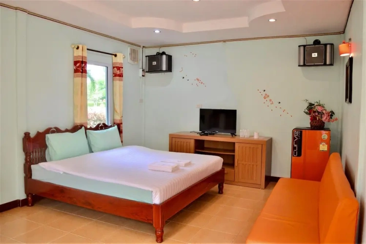 Standard Triple room with balcony