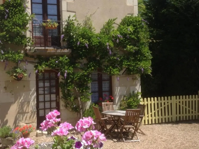 2 Bedrooms Cottage