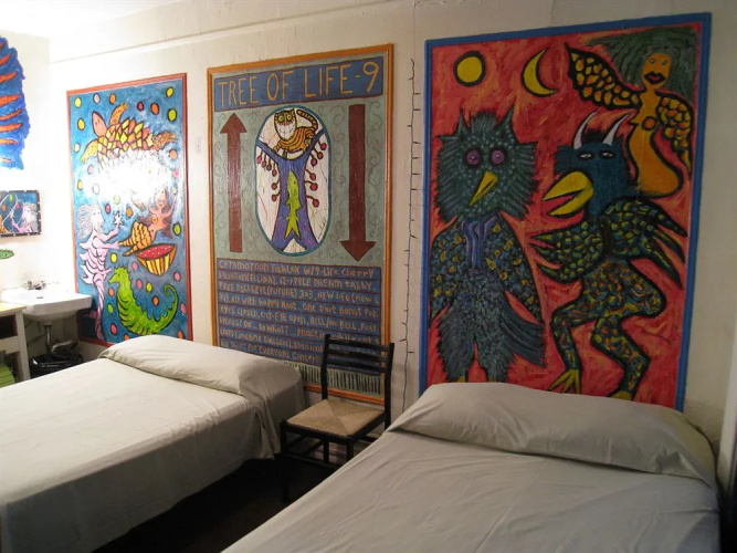 Carlton Arms Hotel