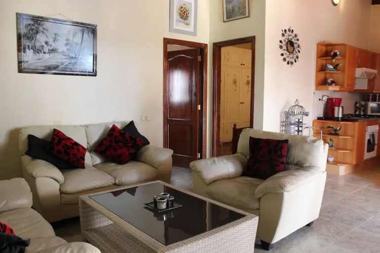 Beautiful 2-bed Bungalow in Parque Holandés