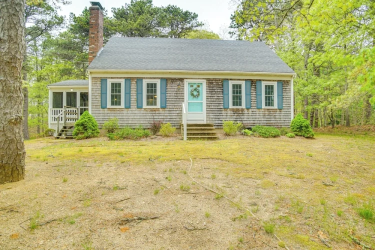 4 Bedrooms Cottage