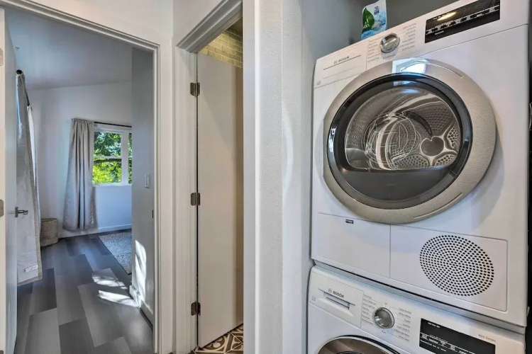 Modern Midtown Haven w/ Garage: Mt Rose Day Trips!