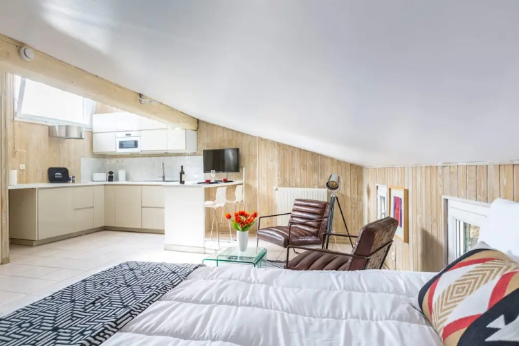 Lovely Attic Studio in Capucins