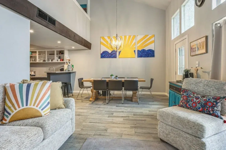3 Bedrooms Apartment