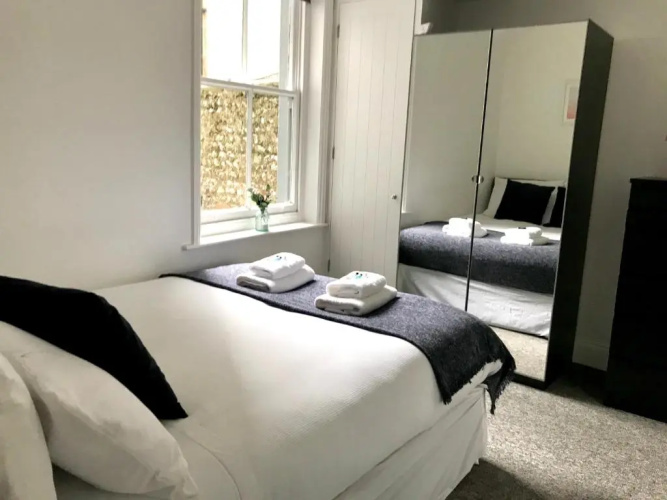 OTTO - 2 Bed 2 Bath & Terrace