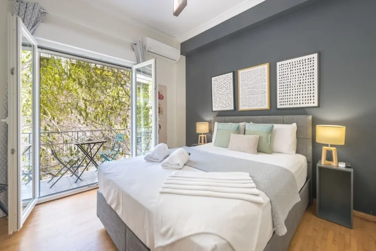 Apartment with balcony