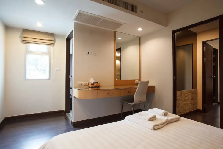 3C - 2 Bedroom Downtown Apartment With Shared Pool