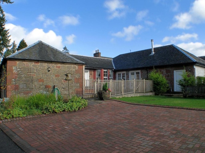 3 Bedrooms Luxury Cottage