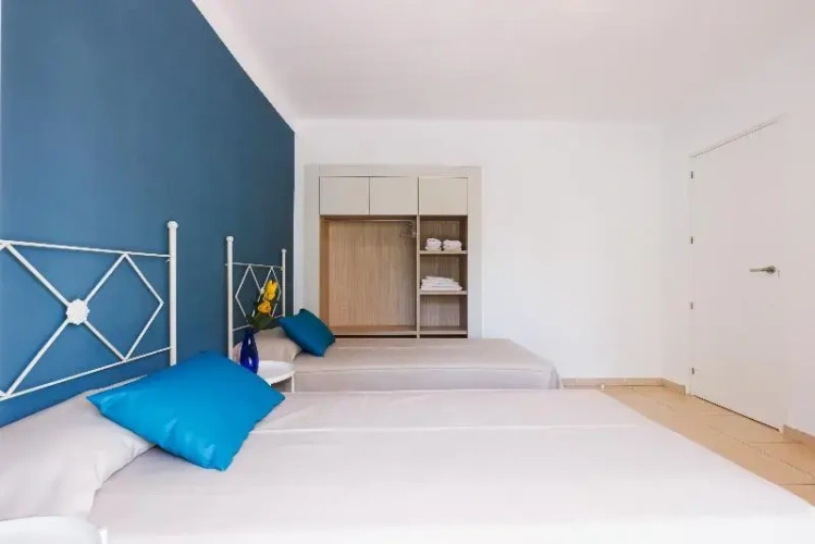 1 Bedroom Quadruple Apartment with balcony