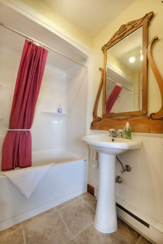 Bayview Pines Country Inn