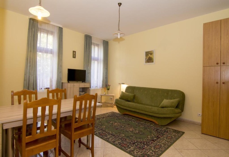 1 Bedroom Apartment