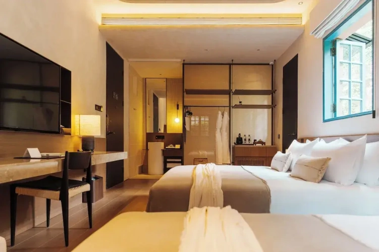Classic Twin room with garden view