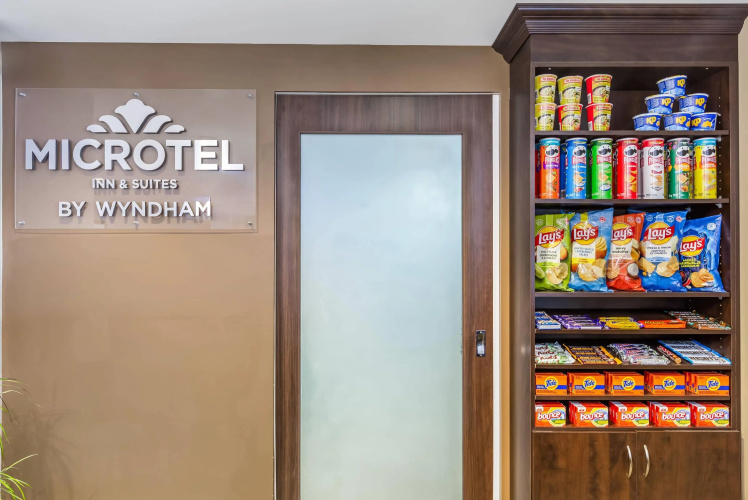 Microtel Inn & Suites By Wyndham Timmins photo 11