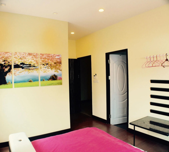 4 Bedroom House at Skytrain