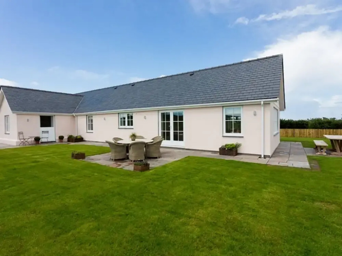 Lligwy Beach Cottage