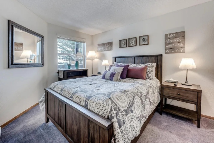 Mountainside 229e 1 Bedroom Condo by RedAwning