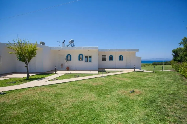 3 Bedrooms Cottage