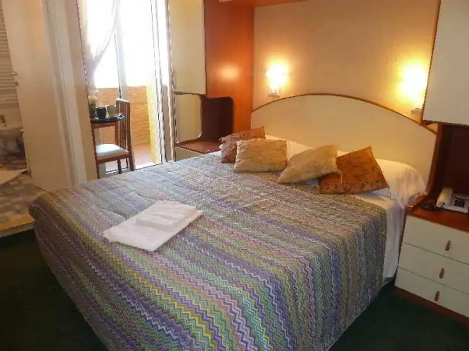 Standard Double room with balcony and with partial sea view