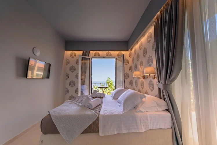 Executive Double Suite with balcony and with sea view