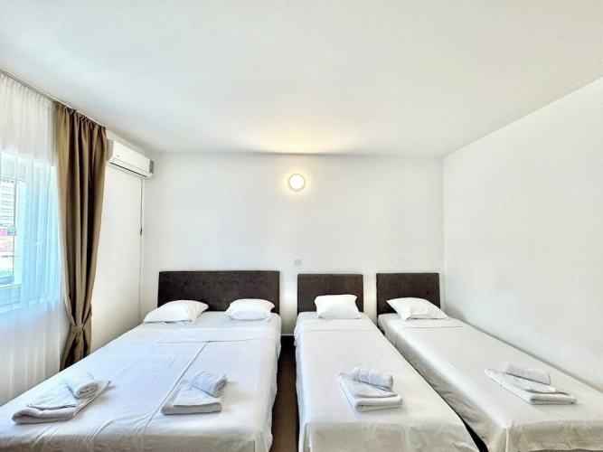Economy Quadruple room