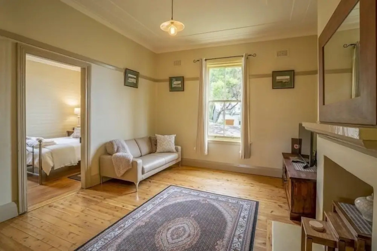 Steele Point Cottage