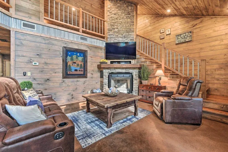 Luxe Broken Bow Cabin w/ Tesla Charging Station