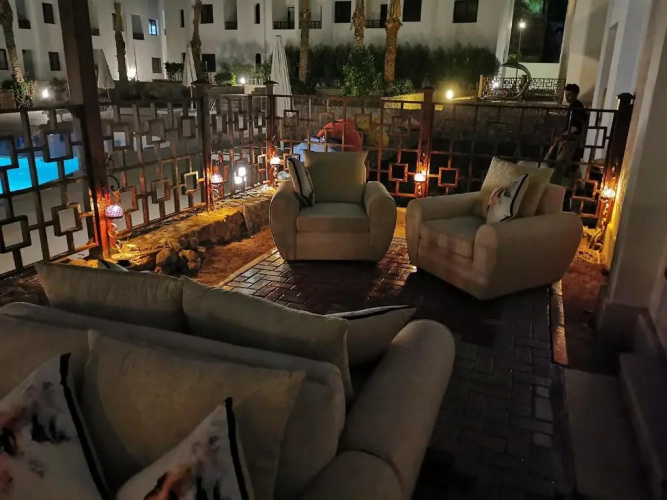 Chic Apartment 2
