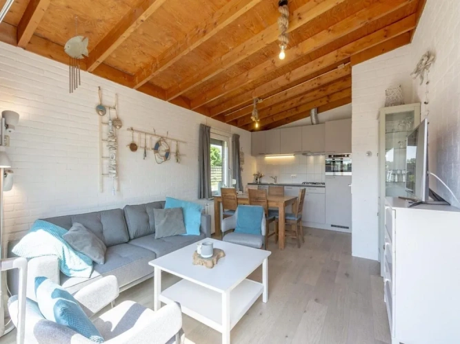 3 Bedrooms Classic Bungalow