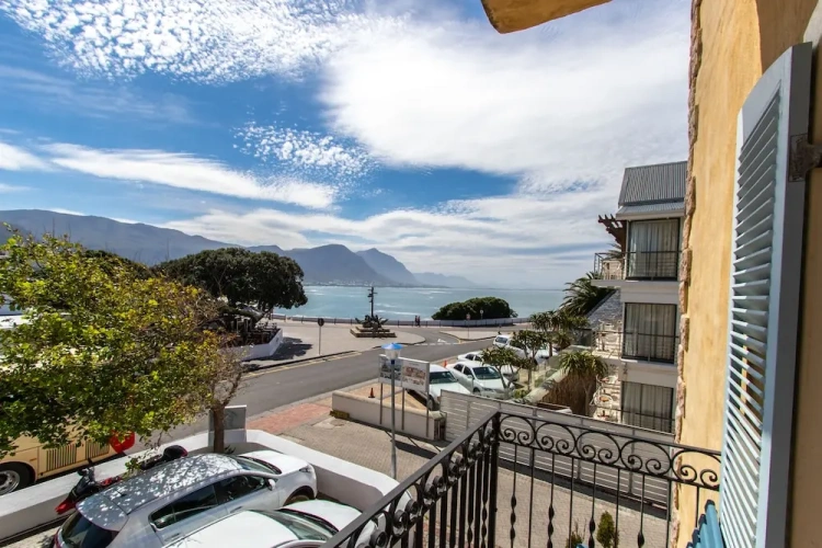 1 Bedroom Deluxe Suite with balcony