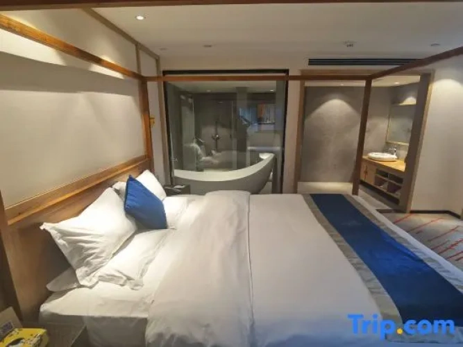 Suite with view