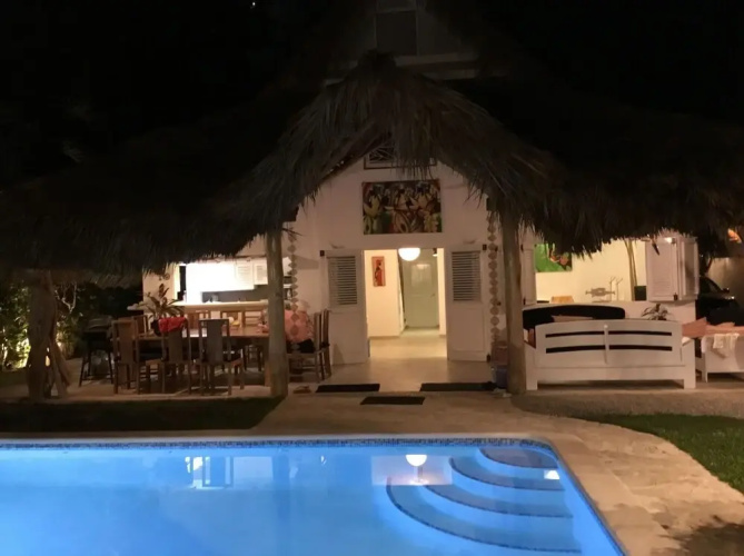 Pretty Caribbean Style Villa