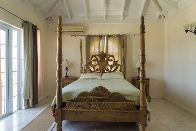 5 Bedrooms Family Cottage with balcony and with partial sea view