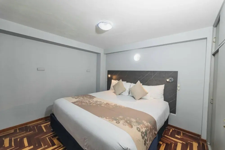 San Pedro Apartments
