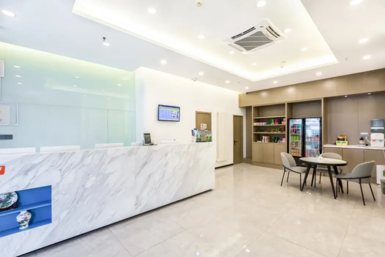 Premium Hotel (Beijing Madian Bridge Subway Station)