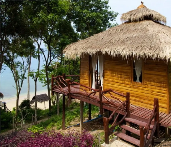 Cottage with balcony and with sea view