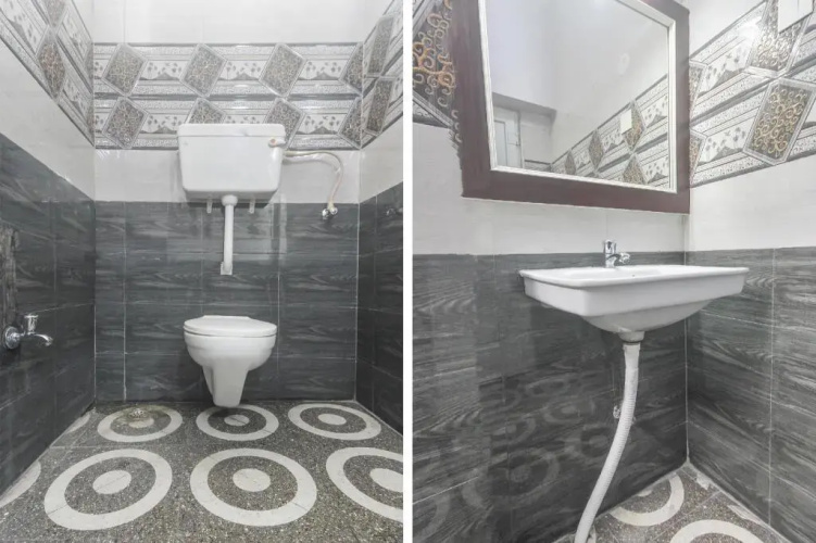 Sri Krishna Lodge by OYO Rooms