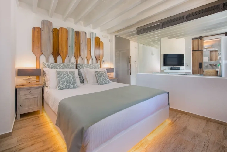 2 Bedrooms Villa