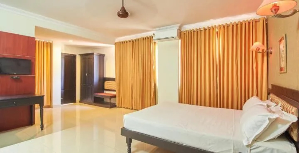 Hotel Varsha International