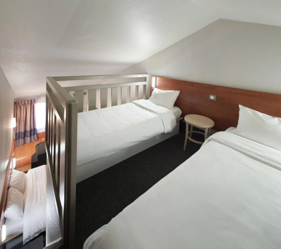B&B HOTEL CHARTRES Le Forum (1)